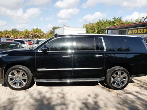 Used 2020 Cadillac Escalade ESV Luxury image 6