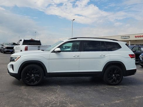 Used 2025 Volkswagen Atlas SE AWD/4WD image 3