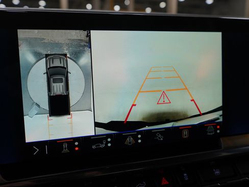 Used 2024 Chevrolet Silverado 1500 High Country image 30