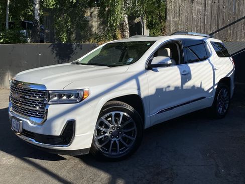 Used 2022 GMC Acadia Denali w/ Denali Ultimate Package AWD/4WD image 1