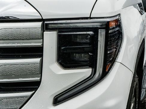 Used 2023 GMC Sierra 1500 SLE AWD/4WD image 8