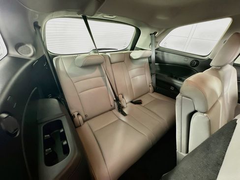 Used 2018 Honda Pilot Touring image 30