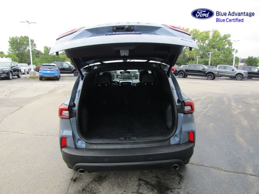 Certified 2025 Ford Escape ST-Line w/ Tech Pack #1 AWD/4WD image 10