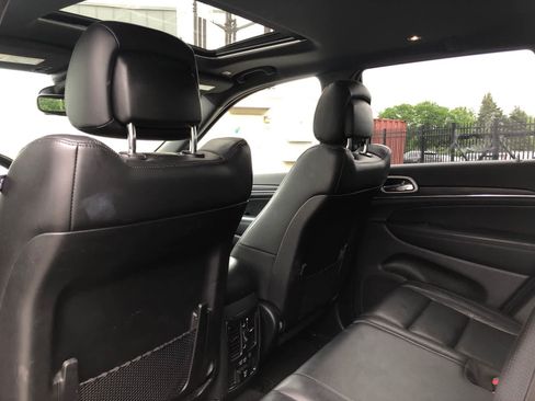 Used 2020 Jeep Grand Cherokee Limited AWD/4WD image 6