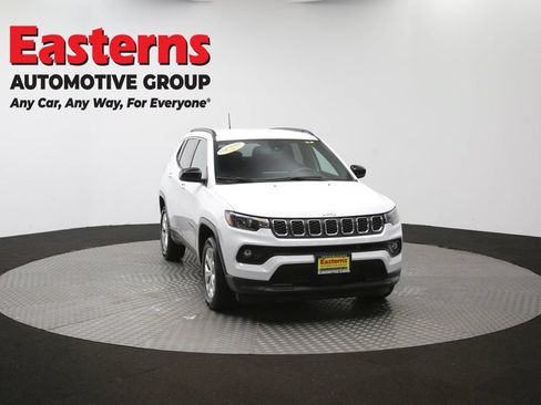 Used 2024 Jeep Compass Latitude AWD/4WD image 49