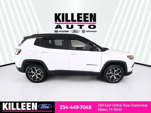 Used 2025 Jeep Compass Limited AWD/4WD image 9