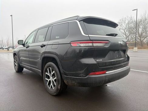 Certified 2024 Jeep Grand Cherokee L Limited w/ Luxury Tech Group II image 3
