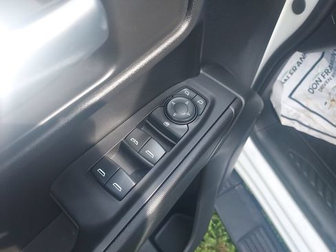 Used 2020 Chevrolet Silverado 1500 Custom w/ Custom Value Package AWD/4WD image 11