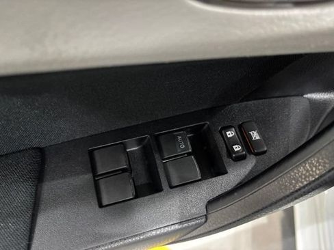 Used 2016 Toyota Corolla LE FWD image 13
