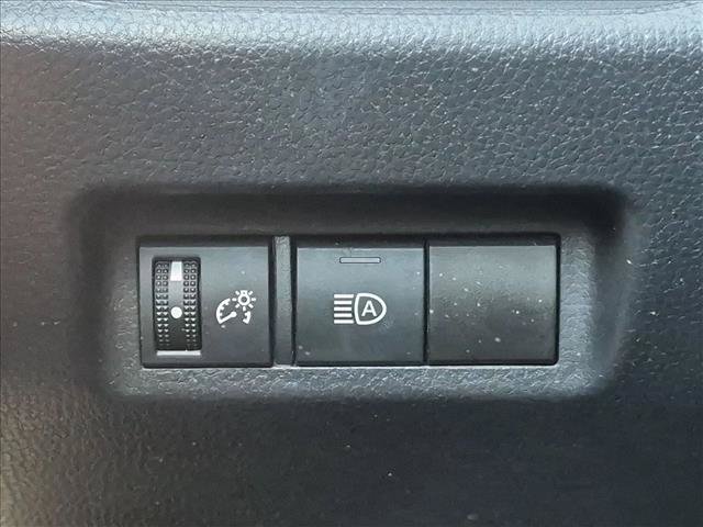 Used 2022 Toyota RAV4 LE AWD/4WD image 25