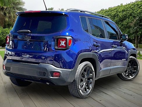Used 2017 Jeep Renegade Altitude image 2