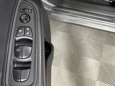 Used 2023 Nissan Versa SV FWD image 22