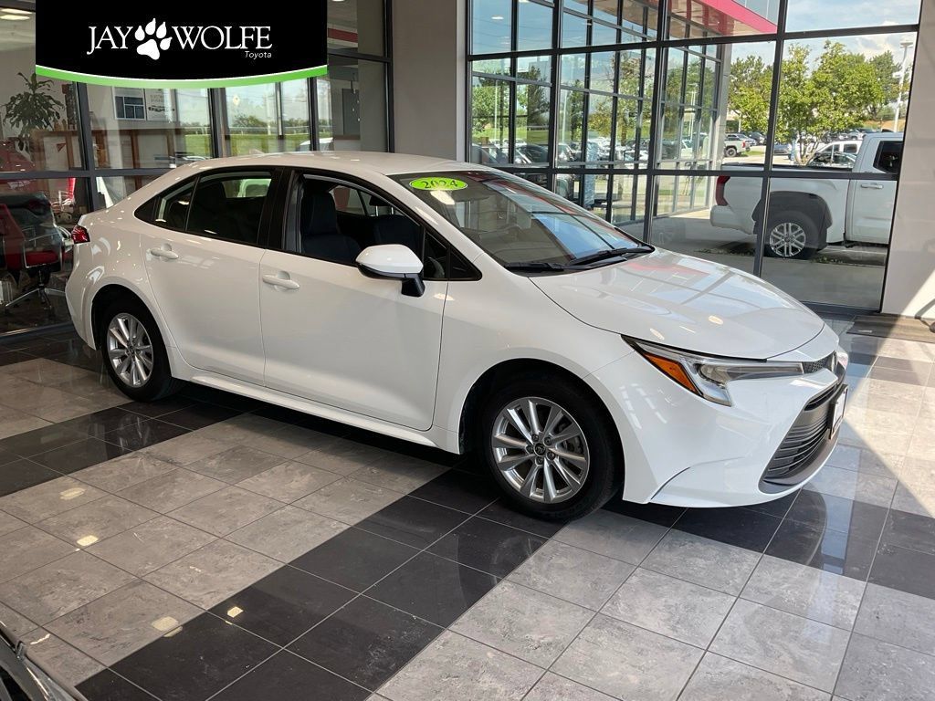 Certified 2024 Toyota Corolla LE w/ LE Convenience Package FWD image 1