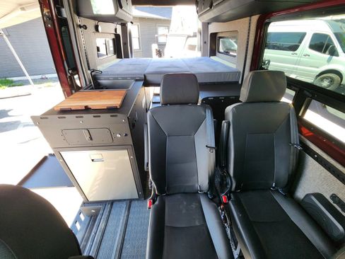 Used 2024 Mercedes-Benz Sprinter 2500 image 46