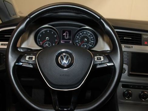 Used 2016 Volkswagen Golf SE FWD image 22