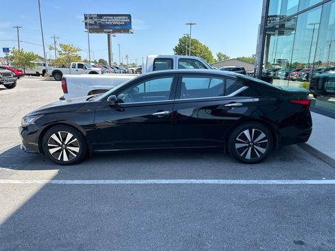 Used 2022 Nissan Altima 2.5 SL FWD image 7