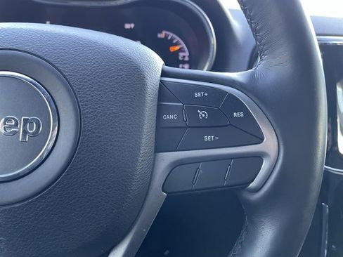 Used 2021 Jeep Grand Cherokee Laredo X image 16