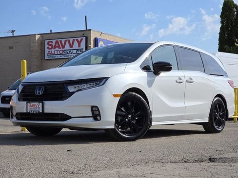 Used 2023 Honda Odyssey Sport image 3