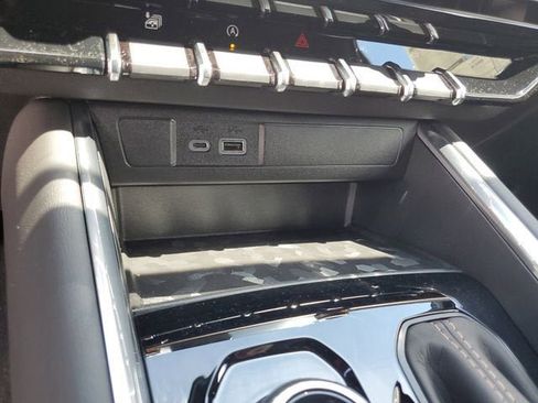 New 2026 GMC Canyon AT4 AWD/4WD image 25