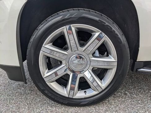 Used 2019 Cadillac Escalade Luxury AWD/4WD image 10