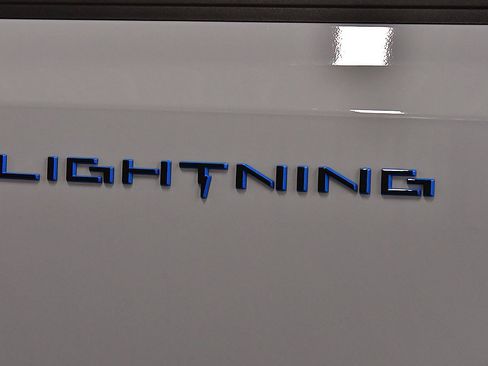 Used 2024 Ford F150 Lightning Flash image 11