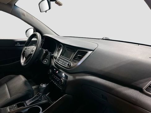 Used 2017 Hyundai Tucson SE AWD/4WD image 28