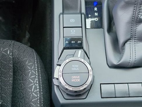 Used 2025 Toyota 4Runner SR5 AWD/4WD image 26