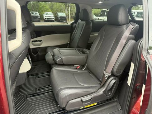 Used 2024 Kia Carnival SX Prestige image 9