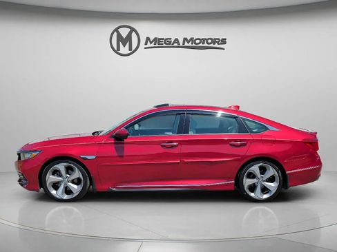Used 2018 Honda Accord Touring image 3