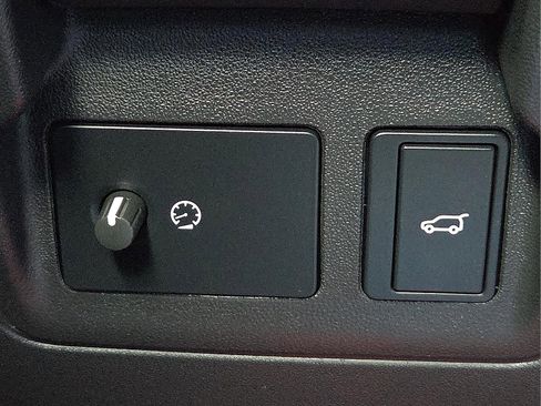 Used 2024 Land Rover Range Rover Velar Dynamic SE image 22