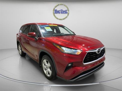 Used 2020 Toyota Highlander LE AWD/4WD image 5