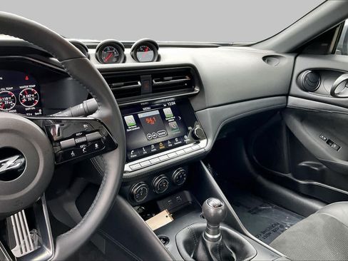 Used 2024 Nissan Z Performance w/ Floor Mat Package RWD image 6