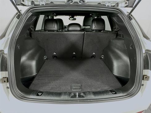 Used 2024 Jeep Compass Latitude image 25