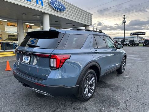 New 2026 Ford Explorer Active w/ Active Comfort Package image 3