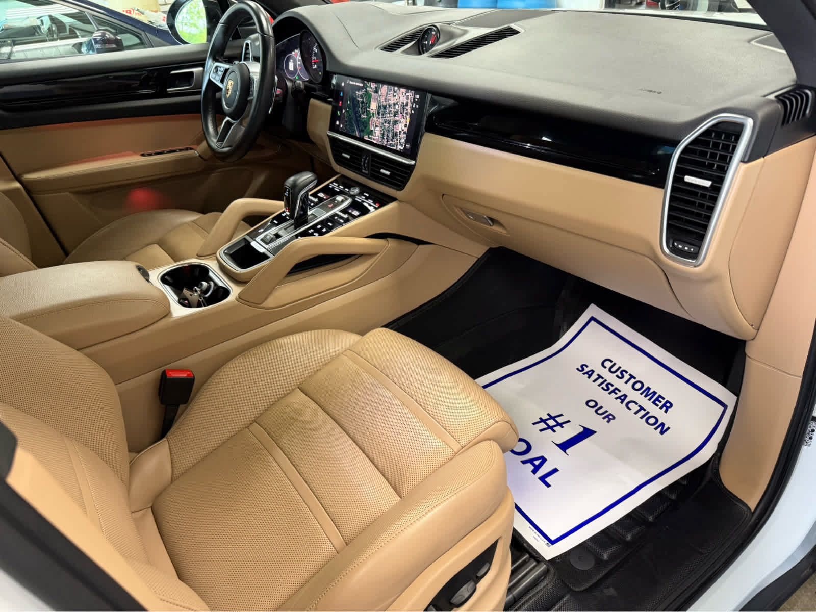 Used 2023 Porsche Cayenne Platinum Edition AWD/4WD image 39