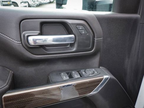 Used 2023 Chevrolet Silverado 2500 LT AWD/4WD image 16