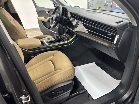 Used 2025 Audi Q7 3.0T Premium Plus image 38
