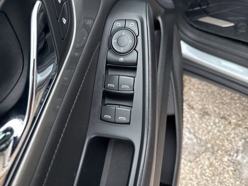 Certified 2023 Chevrolet Traverse LT image 14