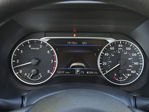 Used 2025 Nissan Sentra SV FWD image 17