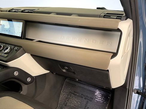 Used 2022 Land Rover Defender 110 X-Dynamic SE image 17