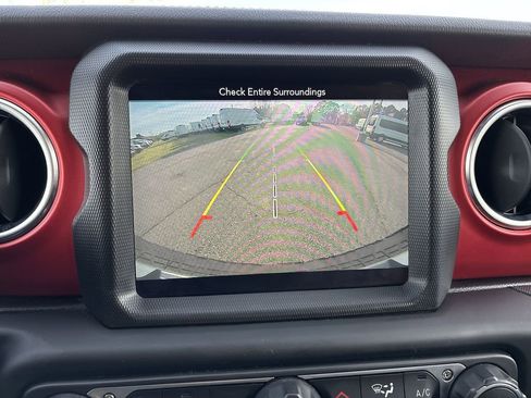 Used 2019 Jeep Wrangler Unlimited Rubicon w/ Dual Top Group image 23