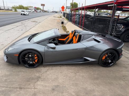 Used 2019 Lamborghini Huracan LP 580-2 image 40
