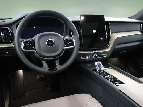 New 2026 Volvo XC60 B5 Core AWD/4WD image 17
