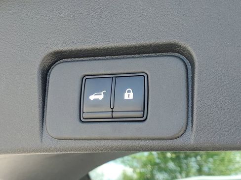 Used 2021 Nissan Rogue SV w/ Premium Package AWD/4WD image 9