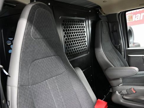 Used 2019 GMC Savana 2500 w/ Driver Convenience Package image 8