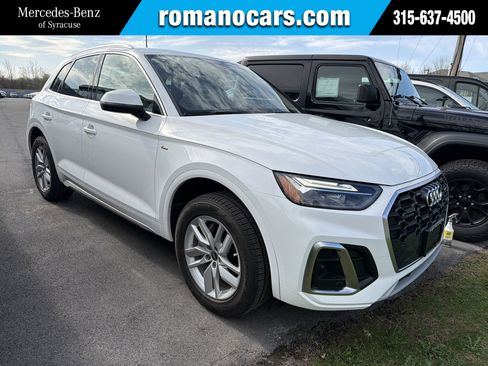 Used 2022 Audi Q5 2.0T Premium w/ Convenience Package image 1