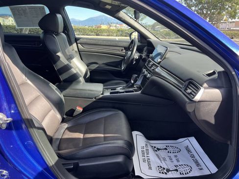 Used 2018 Honda Accord Sport image 18