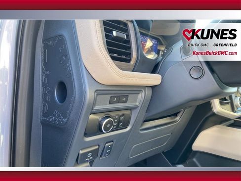 Used 2024 Ford Expedition Limited image 27