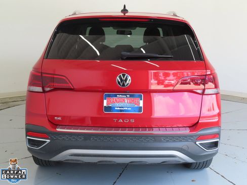Used 2022 Volkswagen Taos SE FWD image 4