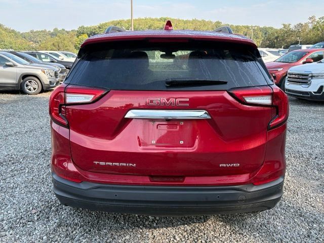 Used 2024 GMC Terrain SLE w/ Driver Convenience Package AWD/4WD image 4
